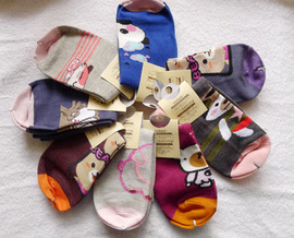 好女春華品牌女襪 精選高品質，舒適與時尚并存